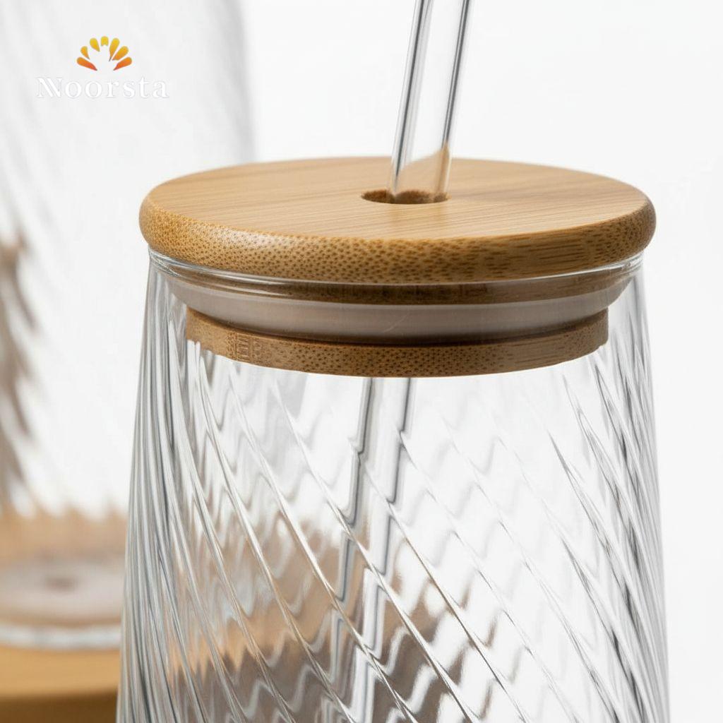 كوب نورستا الزجاجي المموج الفاخر مع غطاء بامبو وشفاطة
