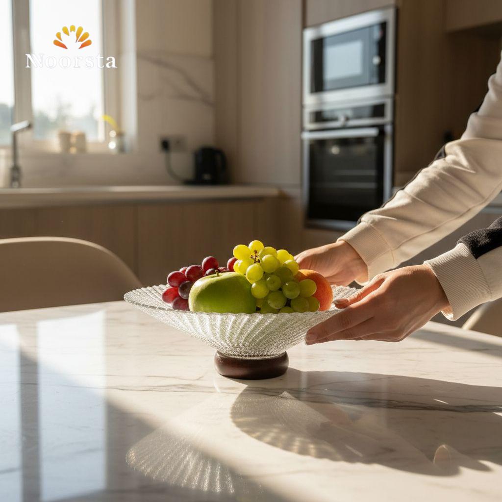 وعاء تقديم فاخر من الزجاج الكريستالي المحبب مع قاعدة خشبية