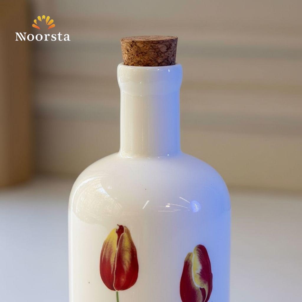 زياتة بورسيلين شيك جدا بغطاء فلين لتنظيم المطبخ - Elegant porcelain oil dispenser with floral design and cork stopper - Noorsta