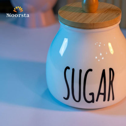 طقم برطمانات بورسلين بومبيه 3 قطع بحامل خشبي - Minimalist Porcelain Canister Set with Wooden Stand - Noorsta