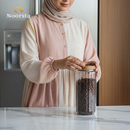 برطمان زجاجي مضلع شيك لتنظيم المطبخ - Premium Ribbed Glass Storage Jar with Bamboo Lid - Noorsta