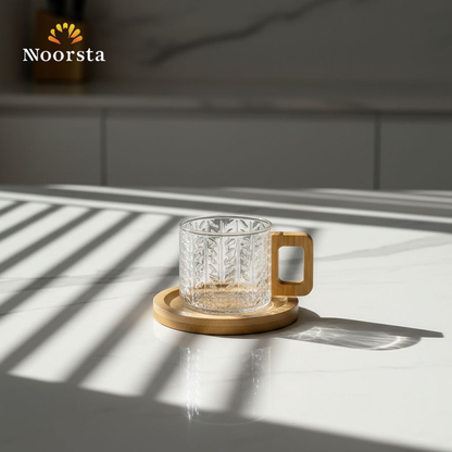 طقم فناجين قهوة بيركس بيد بامبو شيك لتقديمات الضيوف - Elegant Textured Pyrex Coffee Cup Set with Bamboo Handles - Noorsta
