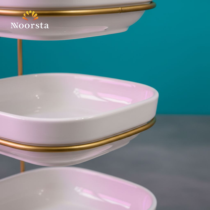ستاند تقديم 3 أدوار سيراميك أبيض بحامل ذهبي شيك جدا - Elegant 3-Tier White Ceramic Serving Stand with Gold Frame - Noorsta