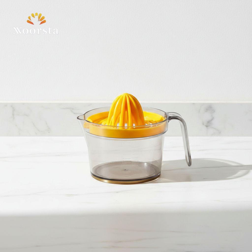 عصارة برتقال يدوية أكريليك 2 في 1 مع دورق وفاصل بيض - Versatile 2-in-1 Acrylic Citrus Juicer & Pitcher - Noorsta