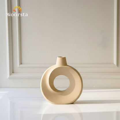 فازة بورسلين ديكور مودرن للبيت - Minimalist Circular Donut Porcelain Vase - Noorsta