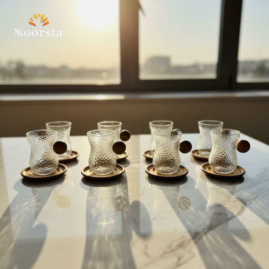 طقم فناجين قهوة بيركس حراري بيد خشب بامبو 12 قطعة للتقديم - Elegant 12-Piece Hammered Pyrex Coffee Cup Set with Bamboo Wood Handles - Noorsta