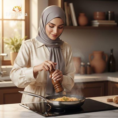 مطحنة فلفل خشب صلب شيك جدا للمطبخ - Authentic Solid Wood Manual Pepper Grinder - Noorsta