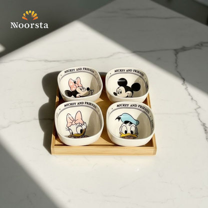 طقم بولات سيراميك ميكي وميني مع صينية خشب لتقديم السناكس - Playful Ceramic Mickey & Friends Snack Bowl Set with Wooden Tray - Noorsta