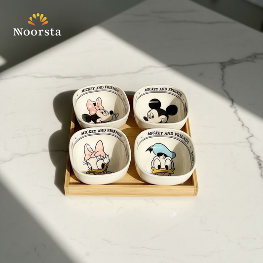 طقم بولات سيراميك ميكي وميني مع صينية خشب لتقديم السناكس - Playful Ceramic Mickey & Friends Snack Bowl Set with Wooden Tray - Noorsta