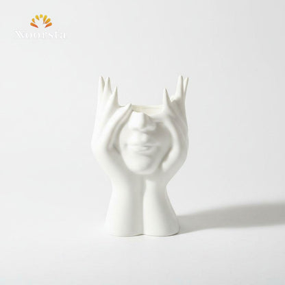 حامل فرش مكياج بتصميم وجه نحتي - Modern Sculptural Face Vanity Organizer - Noorsta