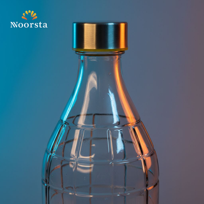 ازازة ميه قزاز شيك بتصميم شبكي وغطا ستانلس - Modern grid-pattern glass water bottle with stainless steel lid - Noorsta