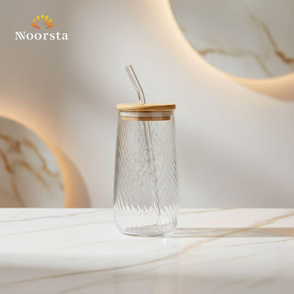 كوب نورستا الزجاجي المموج الفاخر مع غطاء بامبو وشفاطة