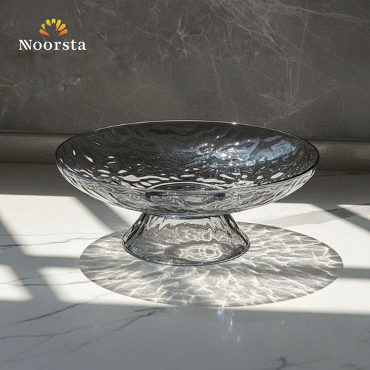 طبق تقديم أكريليك شفاف بقاعدة مرتفعة ونقشة مائية - Elegant Acrylic Pedestal Serving Bowl with Water Ripple Texture - Noorsta