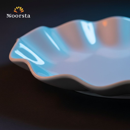 سرفيس تقديم بورسلين أبيض شيك للعزومات - Elegant white porcelain jumbo serving platter with scalloped edges - Noorsta