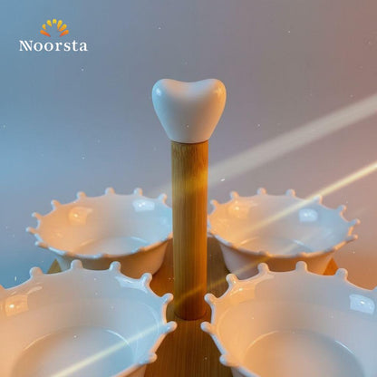 طقم تسالي بورسلين 4 قطع وحامل خشب بمقبض قلب - Elegant Porcelain Crown Snack Bowl Set with Wooden Stand - Noorsta