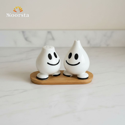 طقم ملاحة بورسلين بيور شكل مبتسم ترندي للسفرة - Playful Smiling Pure Porcelain Salt & Pepper Shaker Set - Noorsta