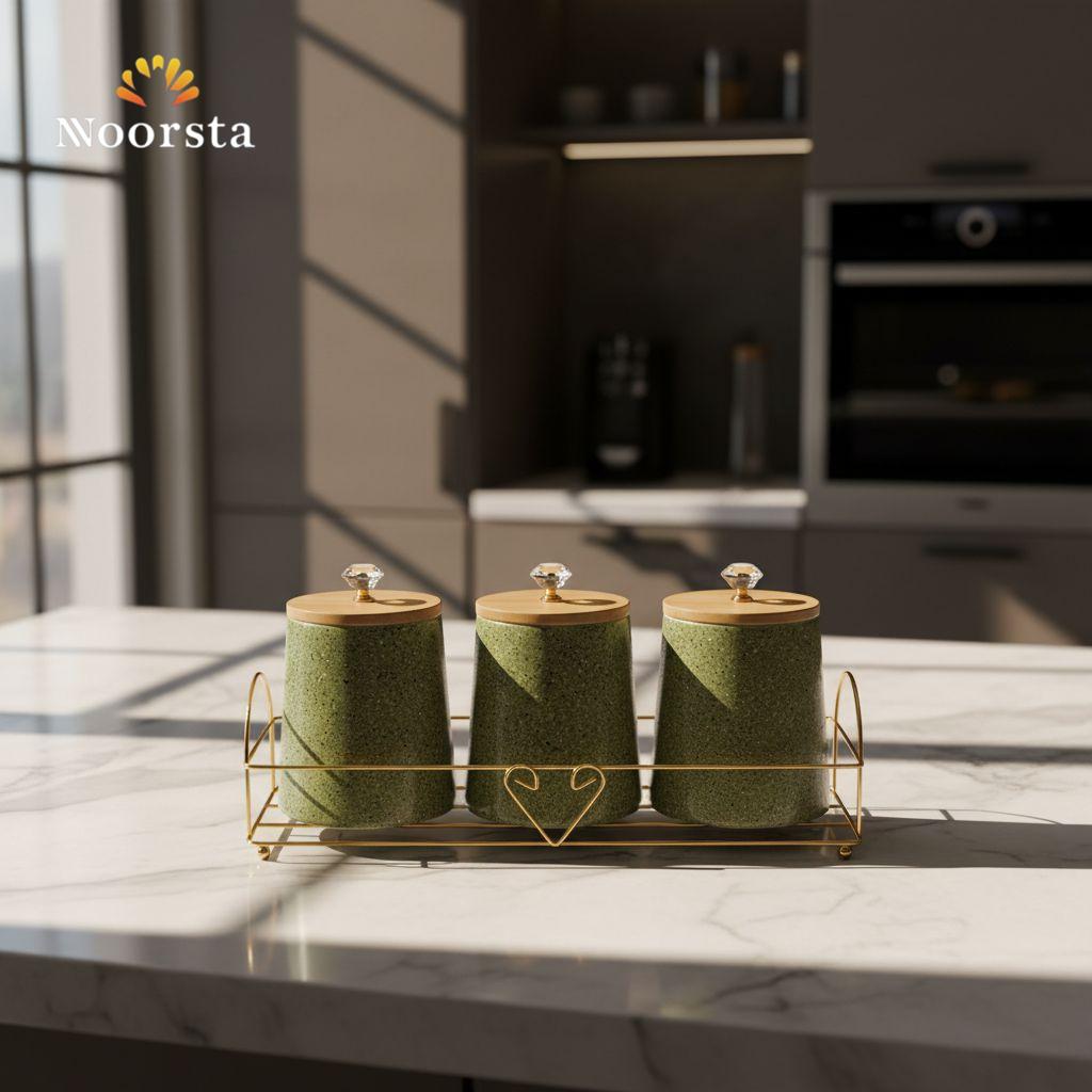 طقم توابل بورسلين أخضر غامق بنقشة سبلاش مع ستاند دهبي - Elegant Green Splash Porcelain Spice Jar Set with Bamboo Lids - Noorsta