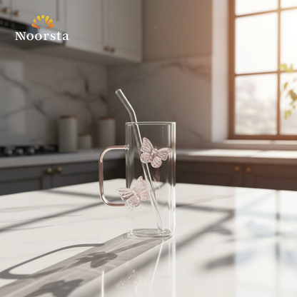 كوباية زجاج بيركس شيك بتصميم فراشات بارزة - Chic Pyrex glass mug with 3D pink butterflies and glass straw - Noorsta