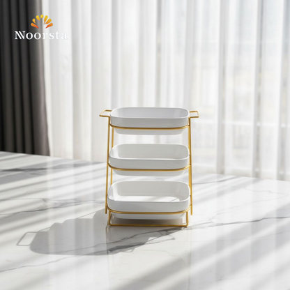 ستاند تقديم 3 أدوار سيراميك أبيض في دهبي شيك جدا - Elegant 3-Tier White Ceramic & Gold Serving Stand - Noorsta