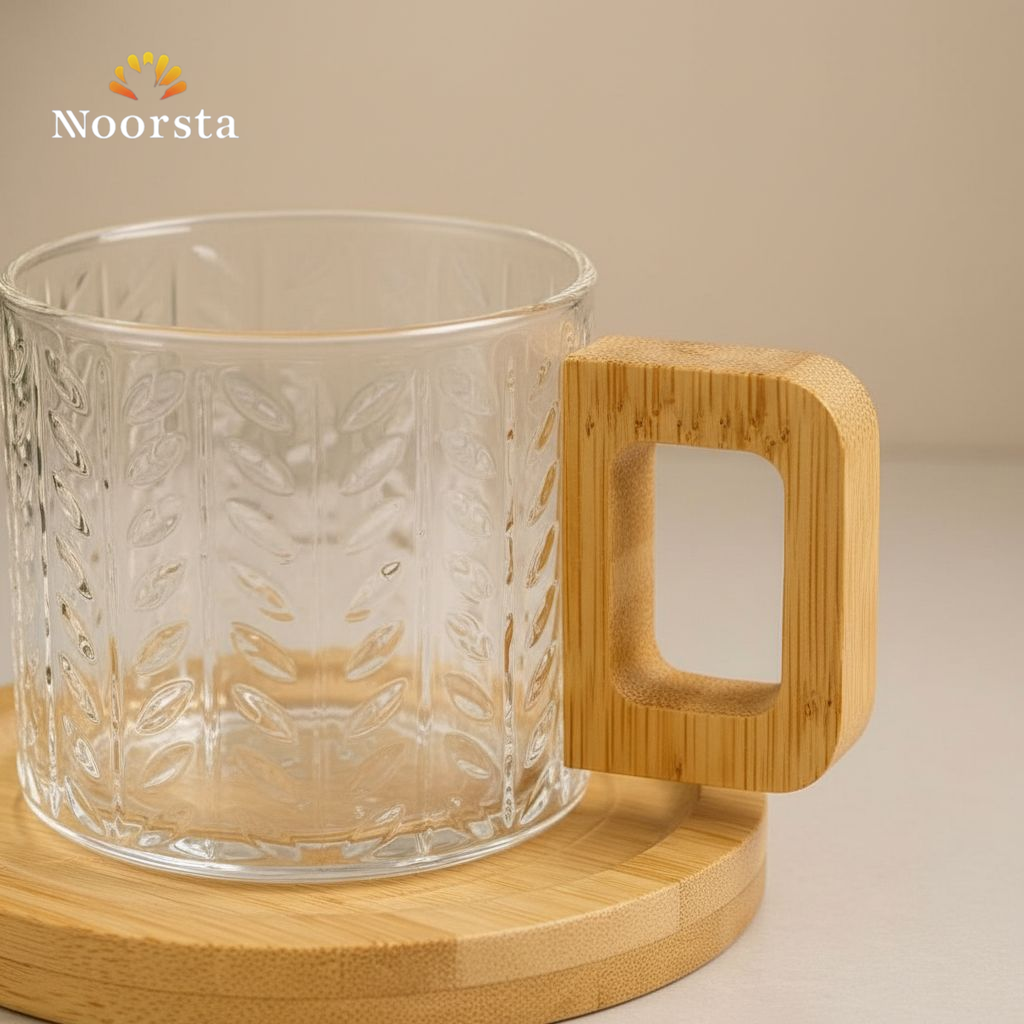 طقم فناجين قهوة بيركس بيد بامبو شيك لتقديمات الضيوف - Elegant Textured Pyrex Coffee Cup Set with Bamboo Handles - Noorsta