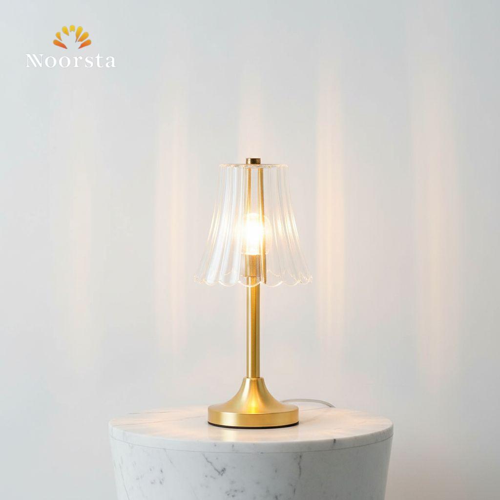 أباجورة ليد مودرن معدن ذهبي بتحكم تاتش شحن يو اس بي - Modern Gold Touch-Control LED Table Lamp with 3 Light Modes - Noorsta