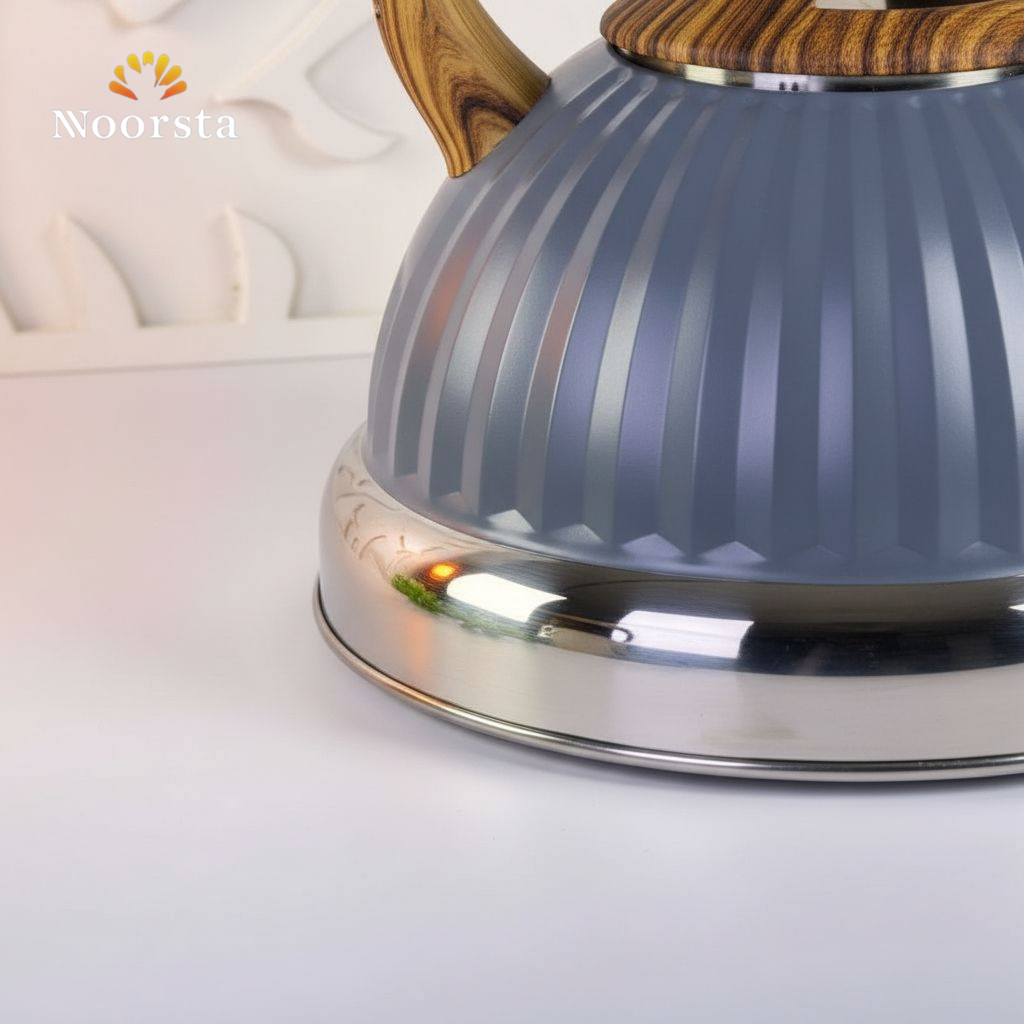 براد ستانلس شيك بصفارة وتصميم خشبي - Premium 18/10 Stainless Steel Whistling Kettle - Noorsta