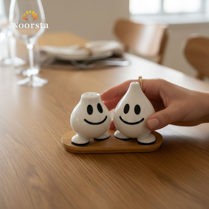 طقم ملاحة بورسلين بيور شكل مبتسم ترندي للسفرة - Playful Smiling Pure Porcelain Salt & Pepper Shaker Set - Noorsta