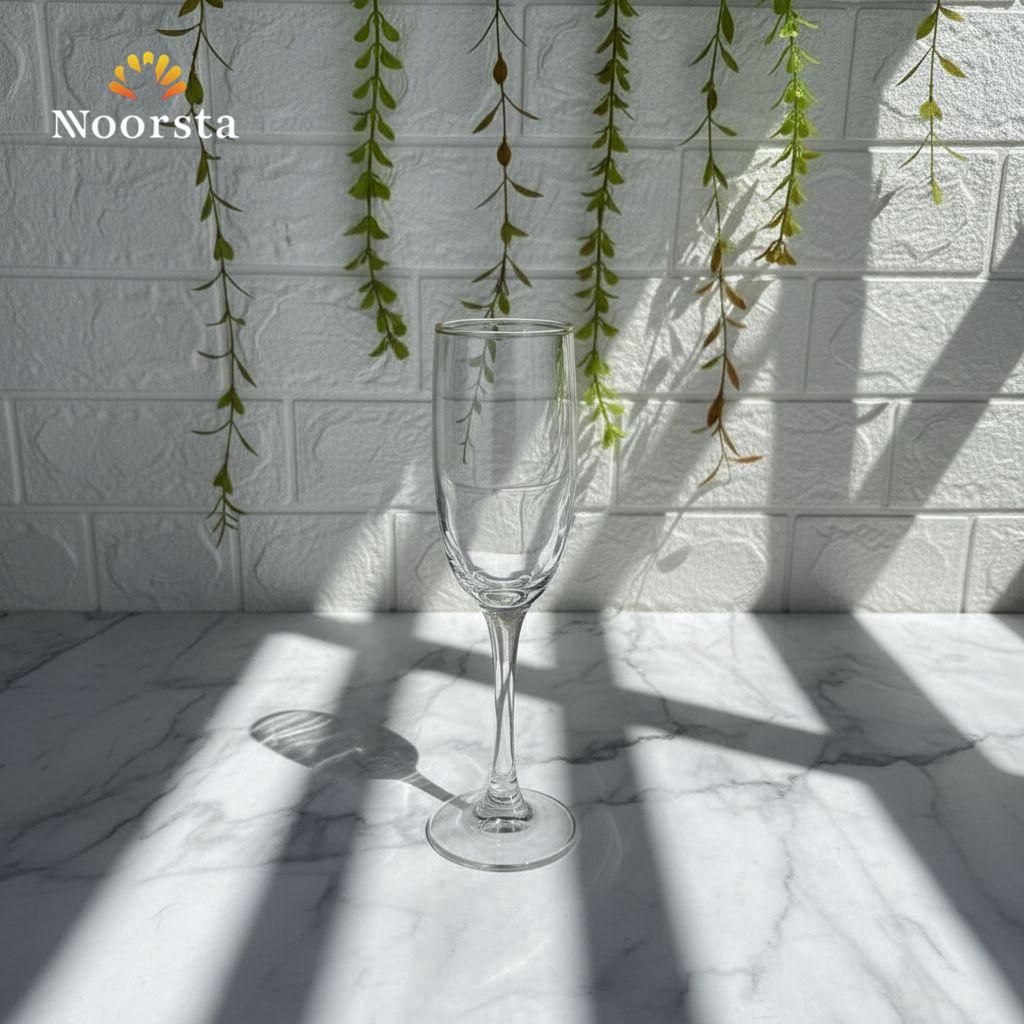طقم كاسات زجاج طويل وشيك للعصاير والضيافة - Elegant slender glass flutes with gold rim for juice and cocktails - Noorsta