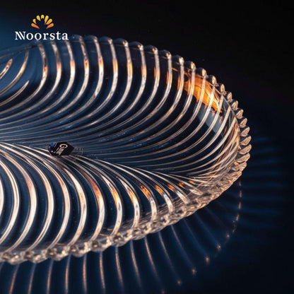 سرفيس تقديم زجاج مستورد بتصميم ورق الشجر - Elegant Large Leaf-Shaped Glass Serving Platter - Noorsta