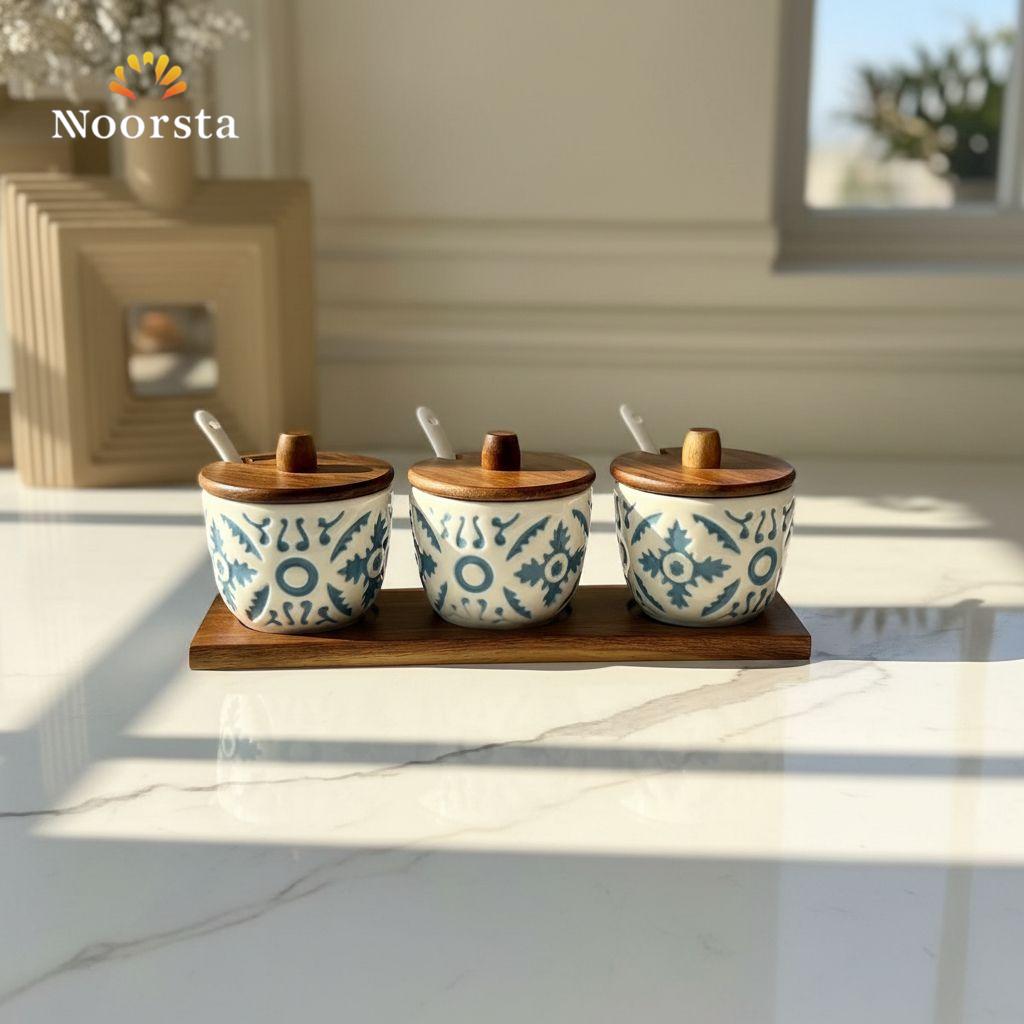 طقم كوفي كورنر بورسيلين 3 قطع شيك جدا - Authentic Porcelain Coffee Corner Canister Set with Bamboo Stand - Noorsta