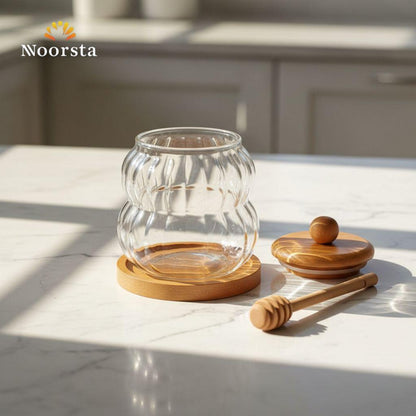 برطمان عسل بايركس مقلم مع معلقة خشب - Premium Ribbed Pyrex Honey Jar - Noorsta