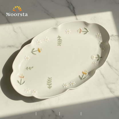 سرفيس تقديم بيضاوي بنقوش زهور يدوية - Elegant Floral Hand-Painted Oval Serving Platter - Noorsta